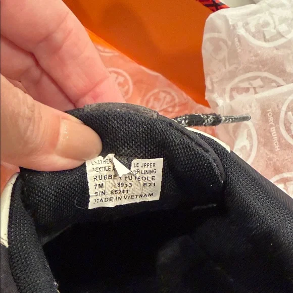 Tory Burch Annie Nylon Runner in Perfect Black / Lavagna - Picture 6 of 9